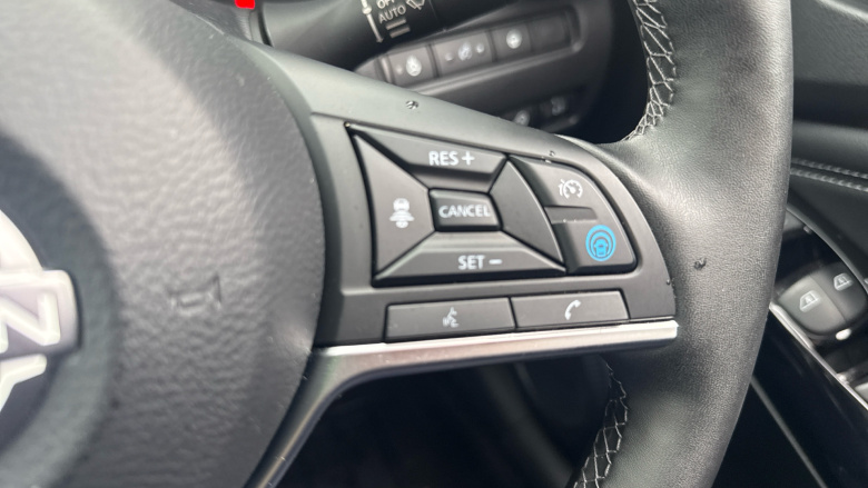 Nissan Juke 1.0 DiG-T Tekna 5dr Petrol Hatchback